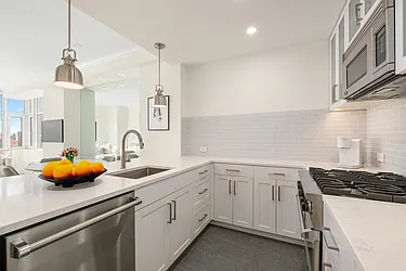 404 East 76th Street #17C in Lenox Hill, Manhattan | StreetEasy