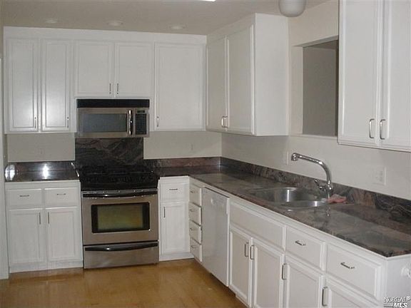 4th image of 214 Avenida Barbera
