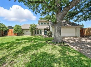1903 Reverchon Dr, Arlington, TX 76017