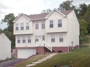 120 Stratford Ct, New Stanton, PA 15672