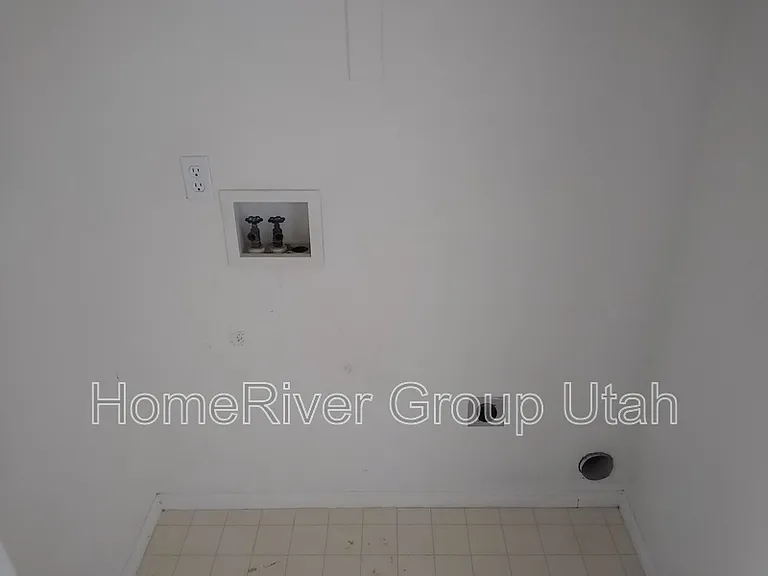985 E Senior Band Rd — Photo 13