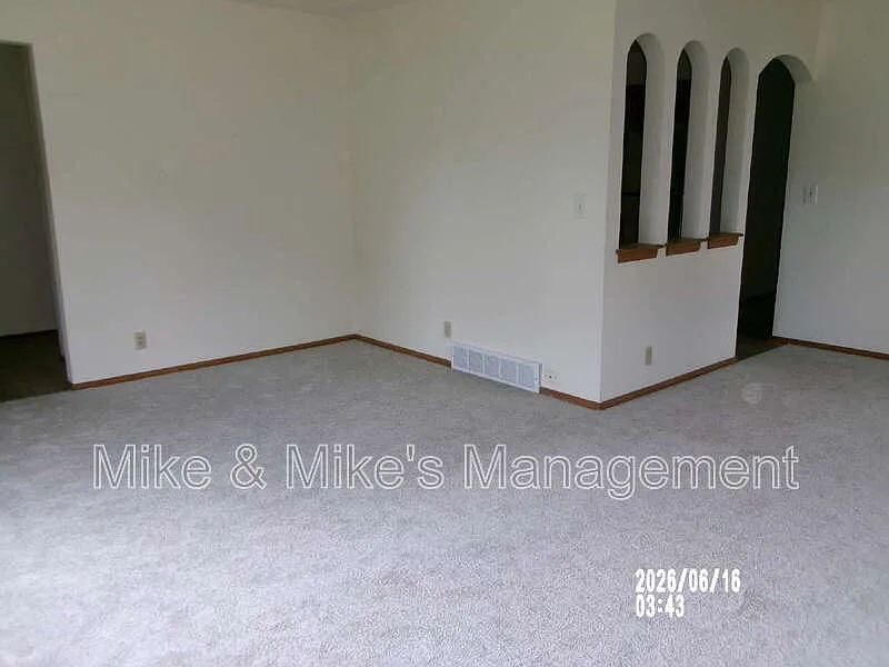 3 bed, 2.5 bath, 1429 sqft, $2,995 — Photo 4