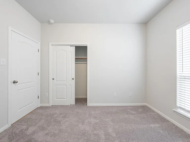 738 Friar Tuck Dr — Photo 12