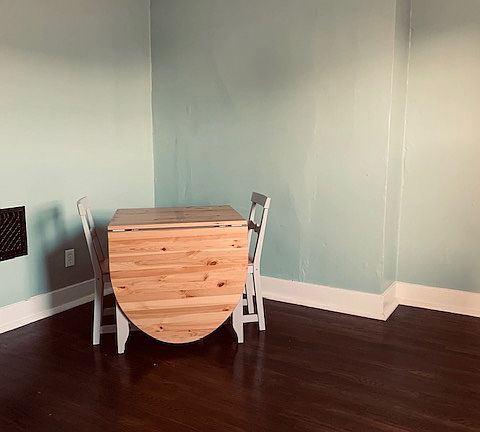 4th image of 203 N Esplanade St APT 1