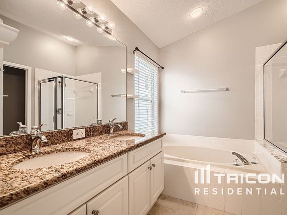 5th image of 557 Lake Cypress Cir