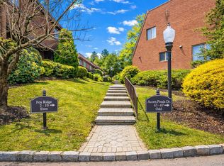 63 Acorn Ponds Drive, Roslyn, NY 11576