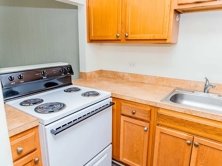Gardenwood Apartments — Photo 25