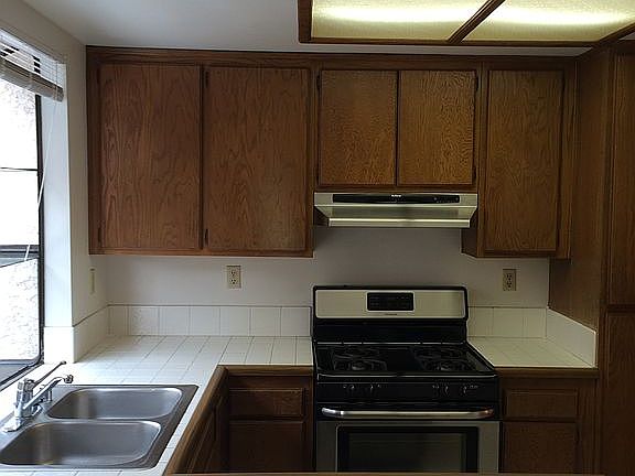 5th image of 13502 Francisquito Ave APT D