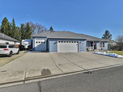 864 Mendolia Way, Central Pt, OR, 97502