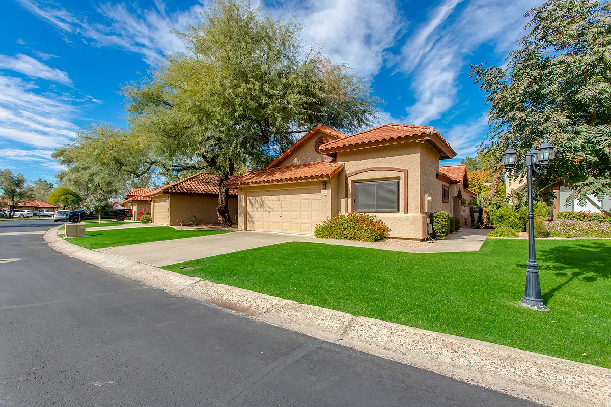 Building Photo - 8700 E Mountain View Rd #1084