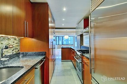 3rd image of 275 Greenwich St #8GH