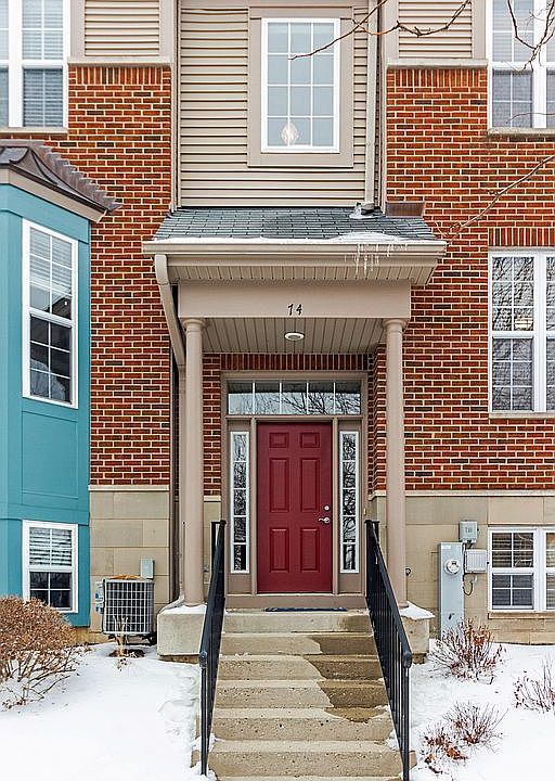 1st image of 74 Thomas Ct