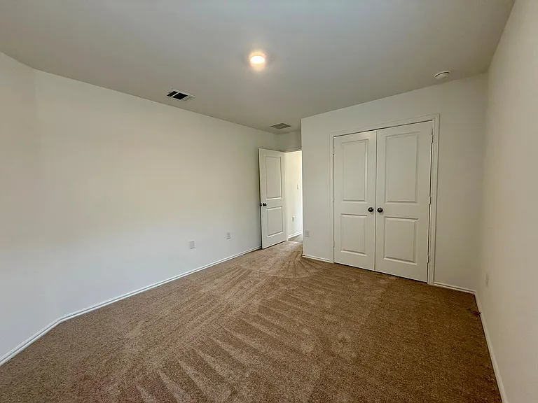 106 Camargue Dr — Photo 12