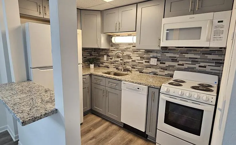 218 N Main St #22 — Photo 14