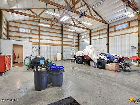 3rd image of 3066 E Tamarak Ave