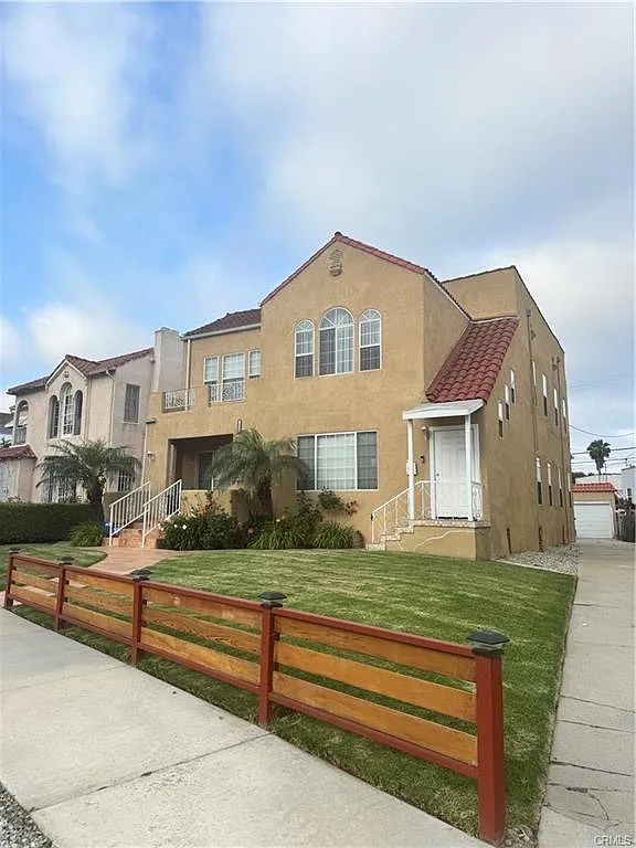 2 bed, 1800 sqft, $4,000 — Photo 1