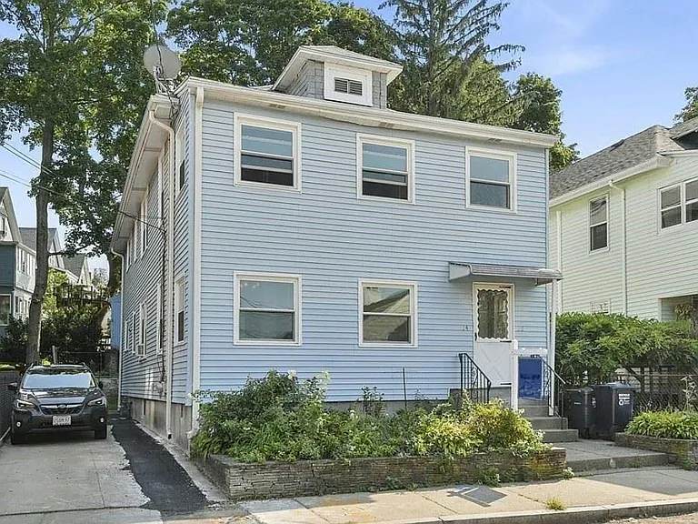 34 Thingvalla Ave #1 — Photo 1