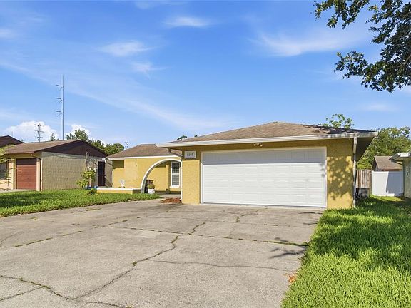 2nd image of 5019 Larch Ln