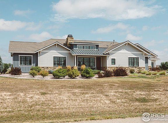 3rd image of 582 Ventana Way