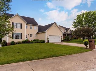 1045 Saint Ives Dr, Hurricane, WV 25526