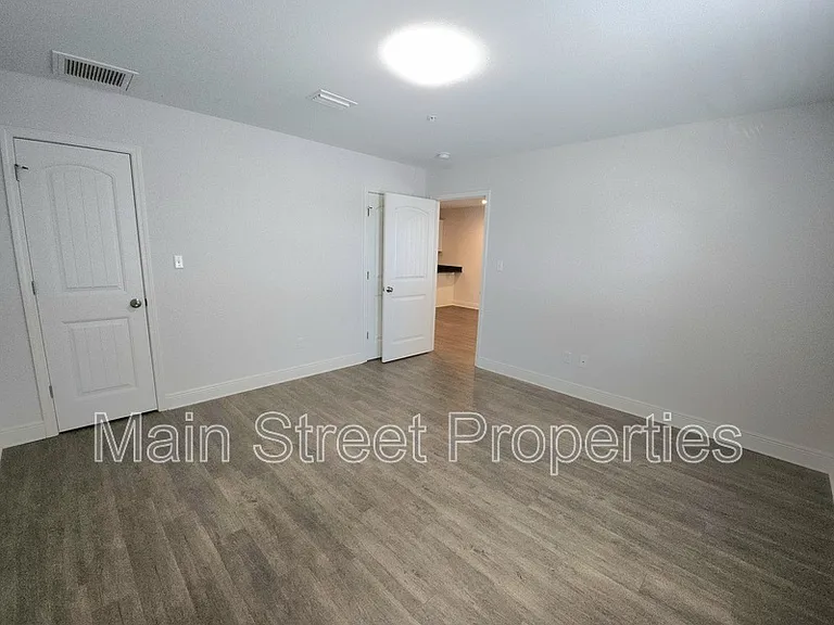 313 N Navy Blvd #1A — Photo 17