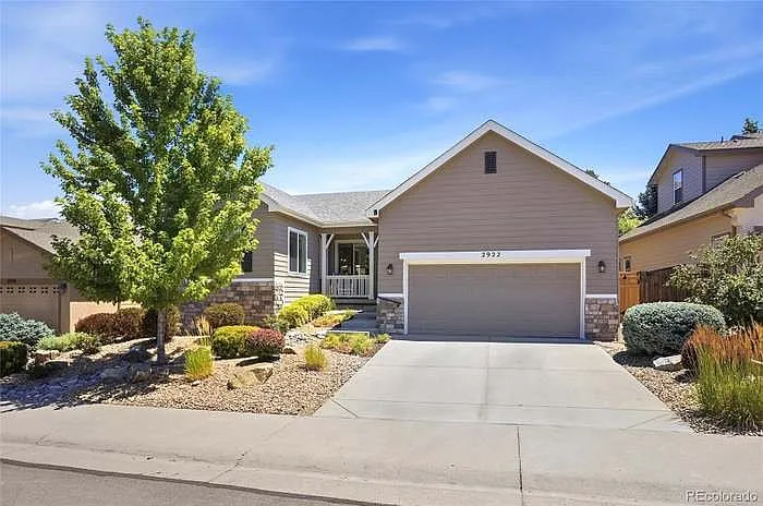 2922 Breezy Ln