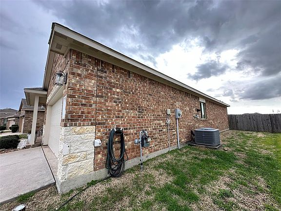 2nd image of 5135 Royal Jasmine Pl