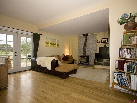 3rd image of 1526 County Road 222