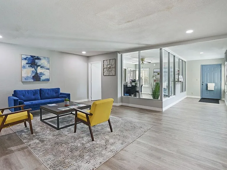 Elevate Apartments — Photo 1