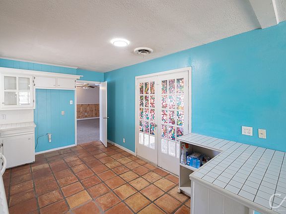 5th image of 2518 S 41st St