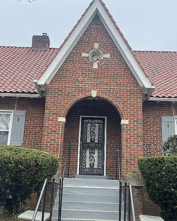 1st image of 1714 Otis St NE