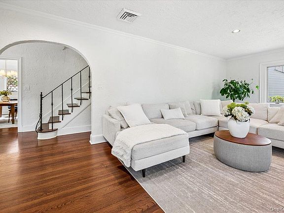5th image of 62 Broadfield Road