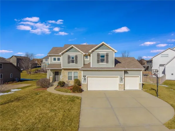 2400 NE 109th St, Kansas City, MO 64155