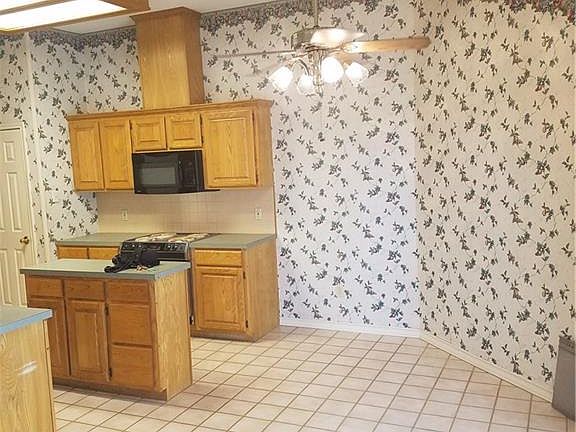 4th image of 2126 Gershwin Ln