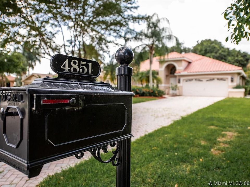 1st image of 4851 Chardonnay Dr