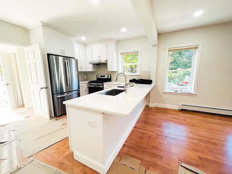 27 Waverly St #1 — Photo 8