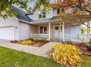 5211 Castlewood Ln NW, Rochester, MN 55901