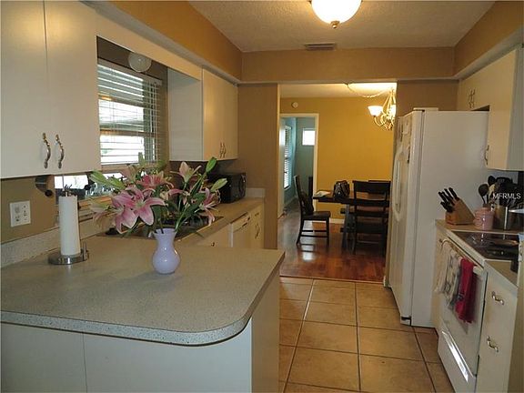 4th image of 1371 Avalon Blvd