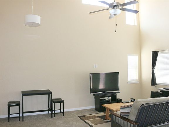 4th image of 386 White River Dr