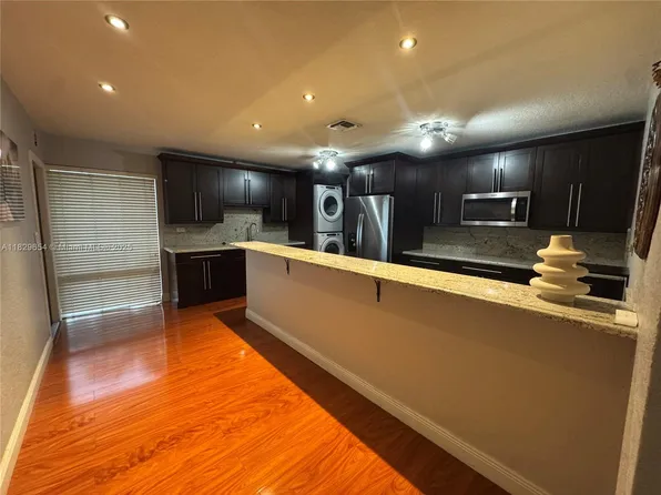 6839 Brookline Dr #6839, Hialeah, FL 33015