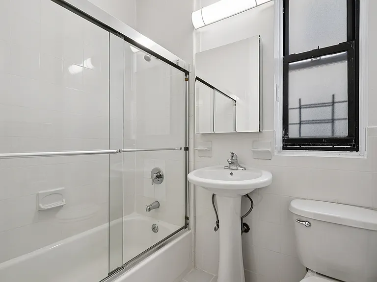 2175 Cedar Ave #7A — Photo 8
