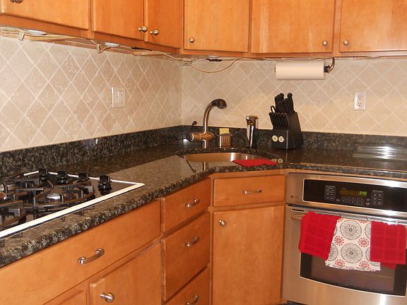 2nd image of 6485 Broadway APT 2C