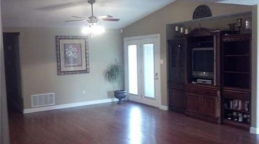 3rd image of 2072 S Glencove Ln