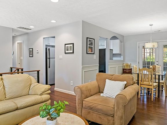 2nd image of 4942 Sheila Ln #18106463