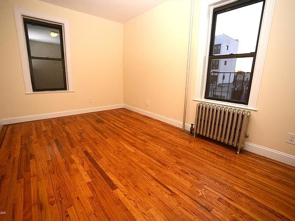 5th image of 2558 35th St #C1