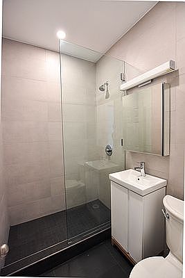 5th image of 248 E 32nd St APT 4B