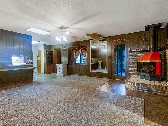 5th image of 8 Walnut Ave