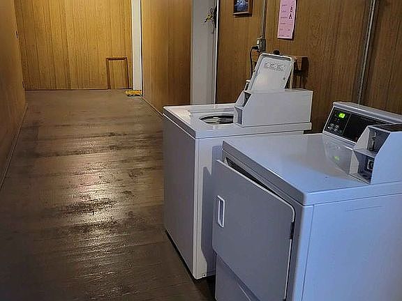Commercial Washer/Dryer 