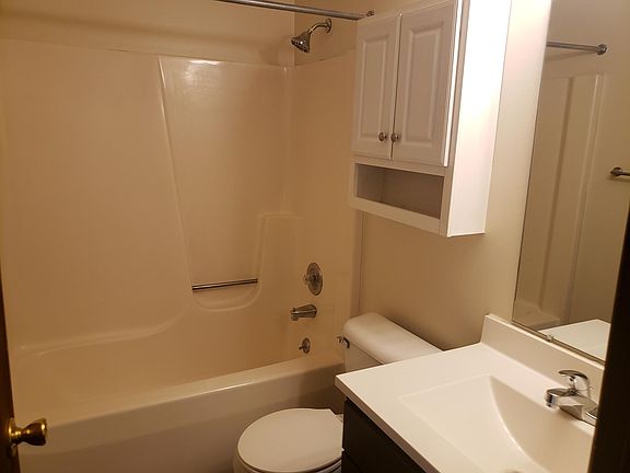 3rd image of 4774 Ravenswood Dr SW