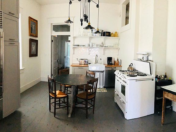 2nd image of 1360 Constance St